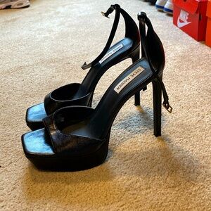 Steve Madden black heels size 9